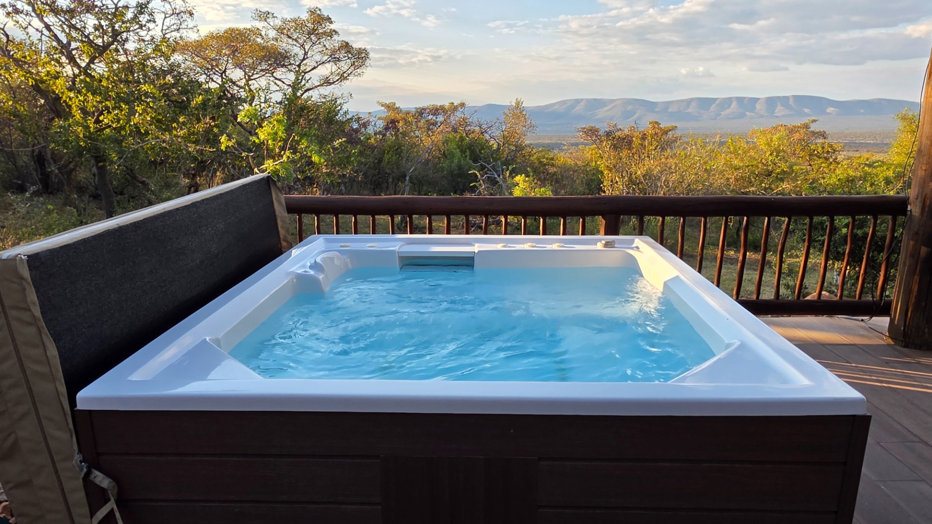Mabula Big 5 - Five Bedroom Lodge with spectacular Waterberg Mountain views
