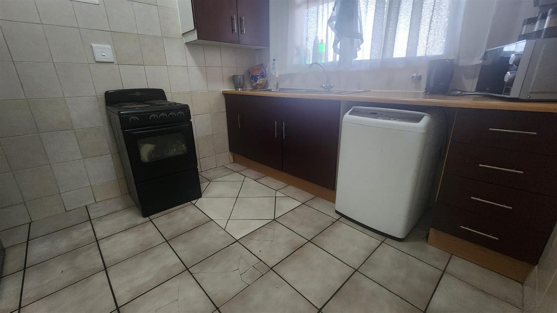 Apartment For Sale in Springs