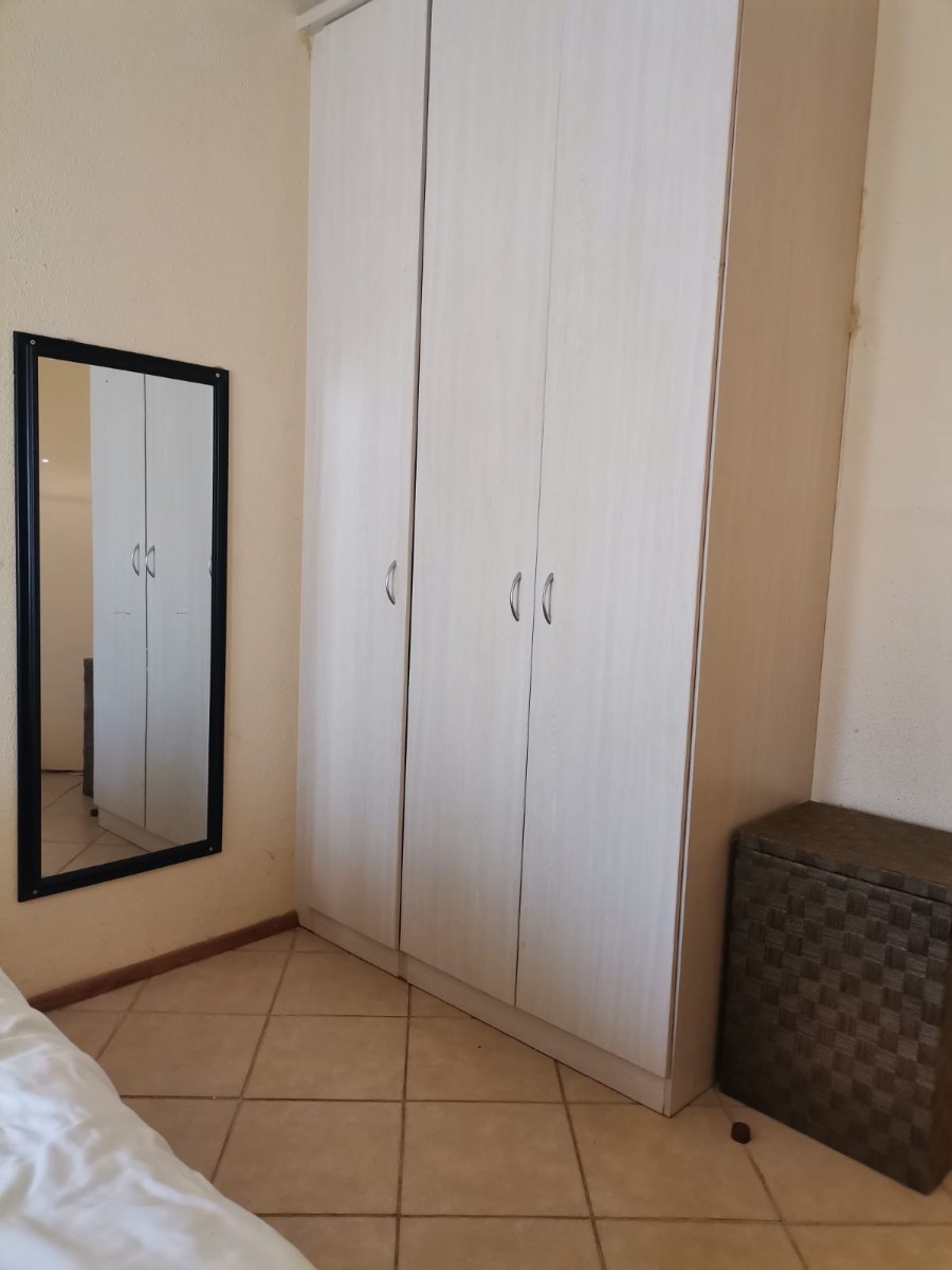 2 Bedroom Apartment for sale, Olievenhoutbos