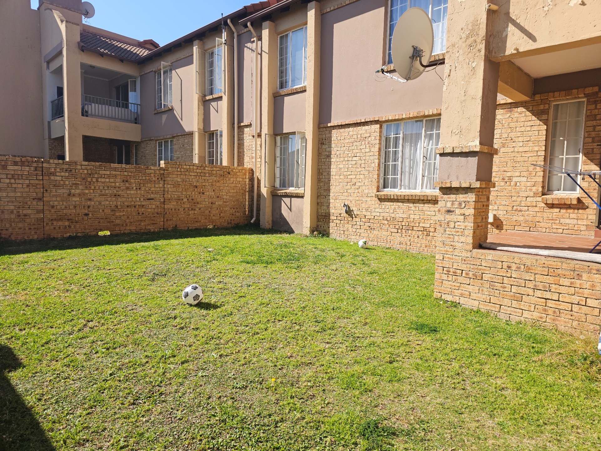 3 Bedroom 2 Bath Ground Floor Apartment To Rent in Carlswald, Midrand