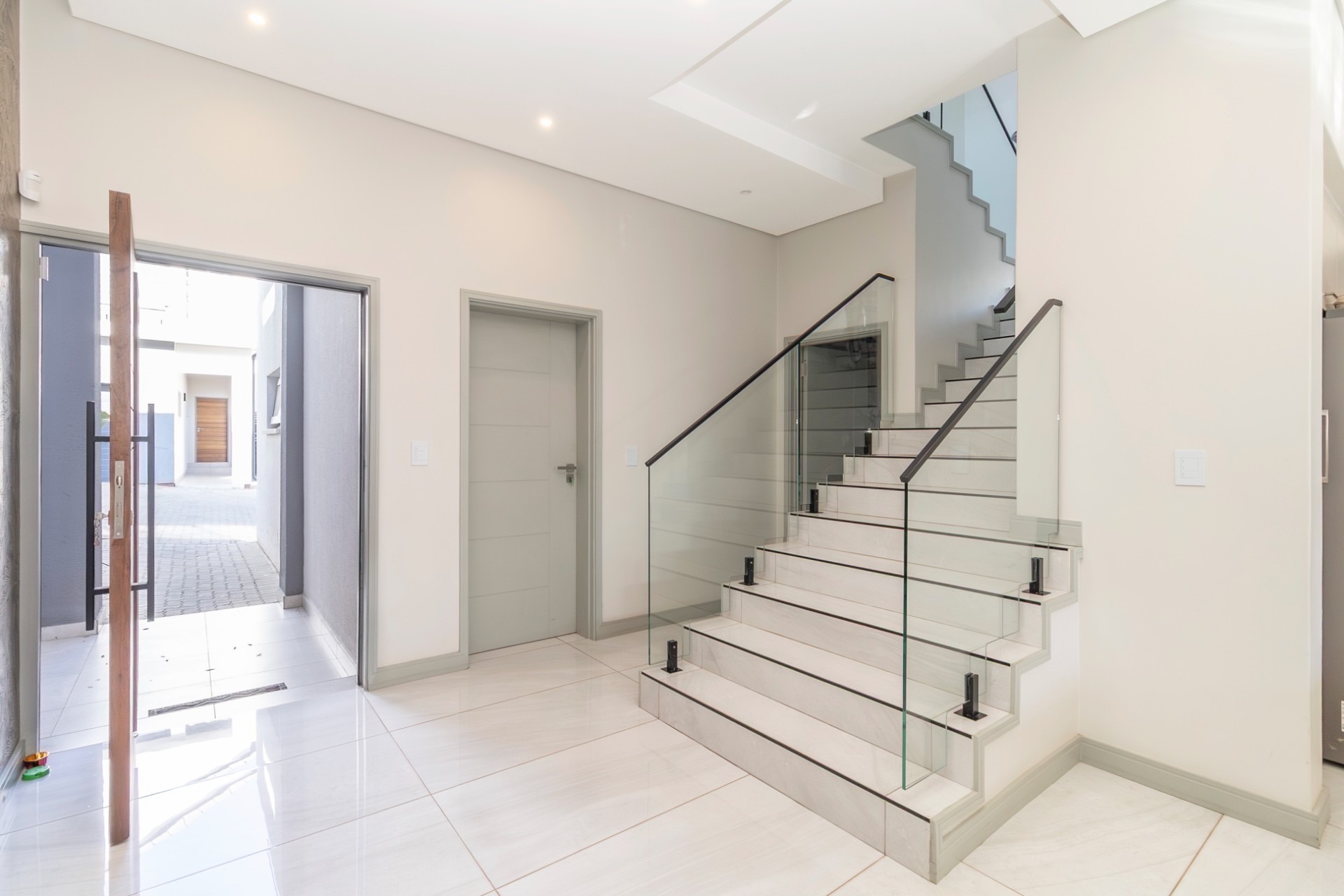 Modern Luxury Cluster Living in Bryanston East