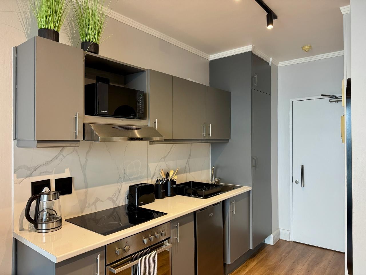 Unit 1204, Four Seasons, Zonnebloem, Cape Town