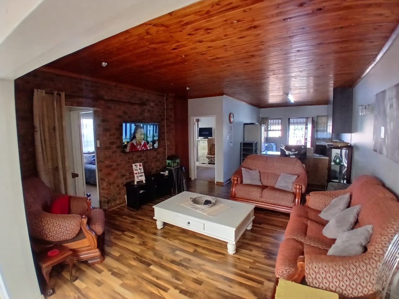 Townhouse For Sale in Port Elizabeth Central, Port Elizabeth