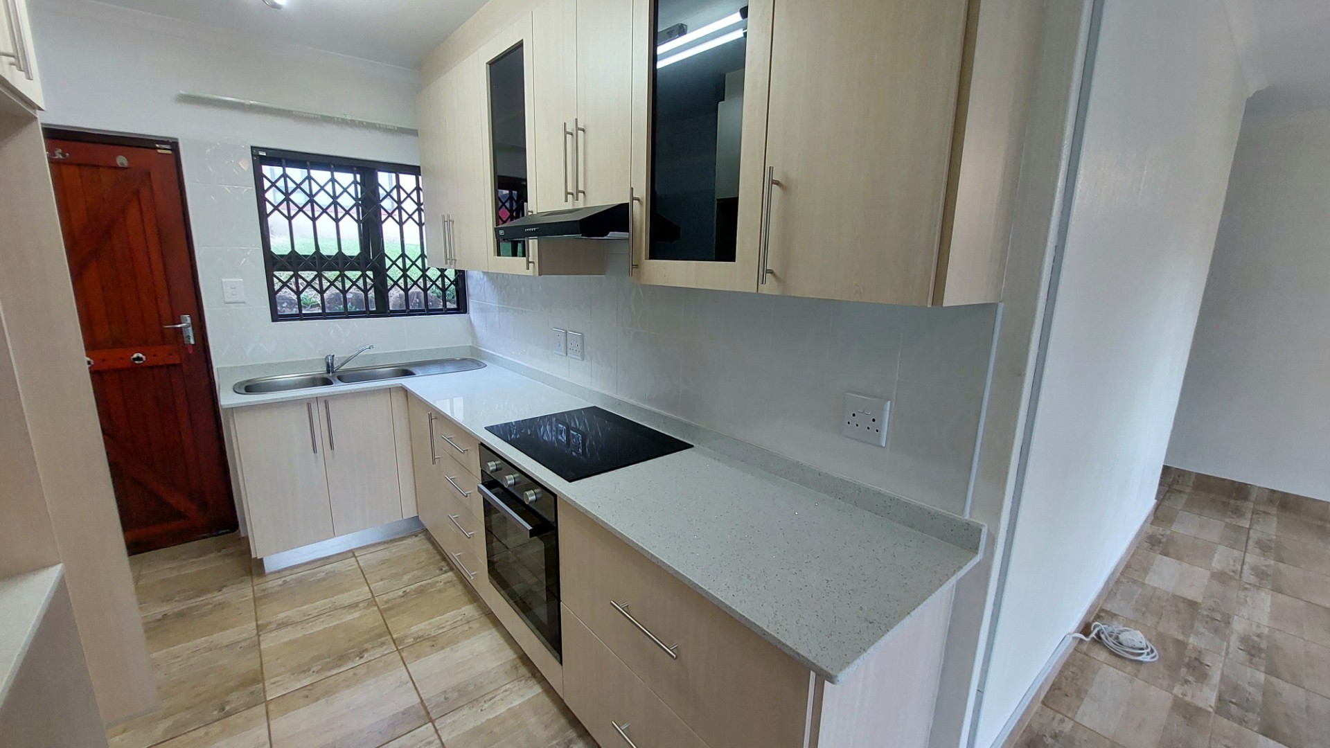 Lovely Newly Renovated Townhouse, Shelly Beach