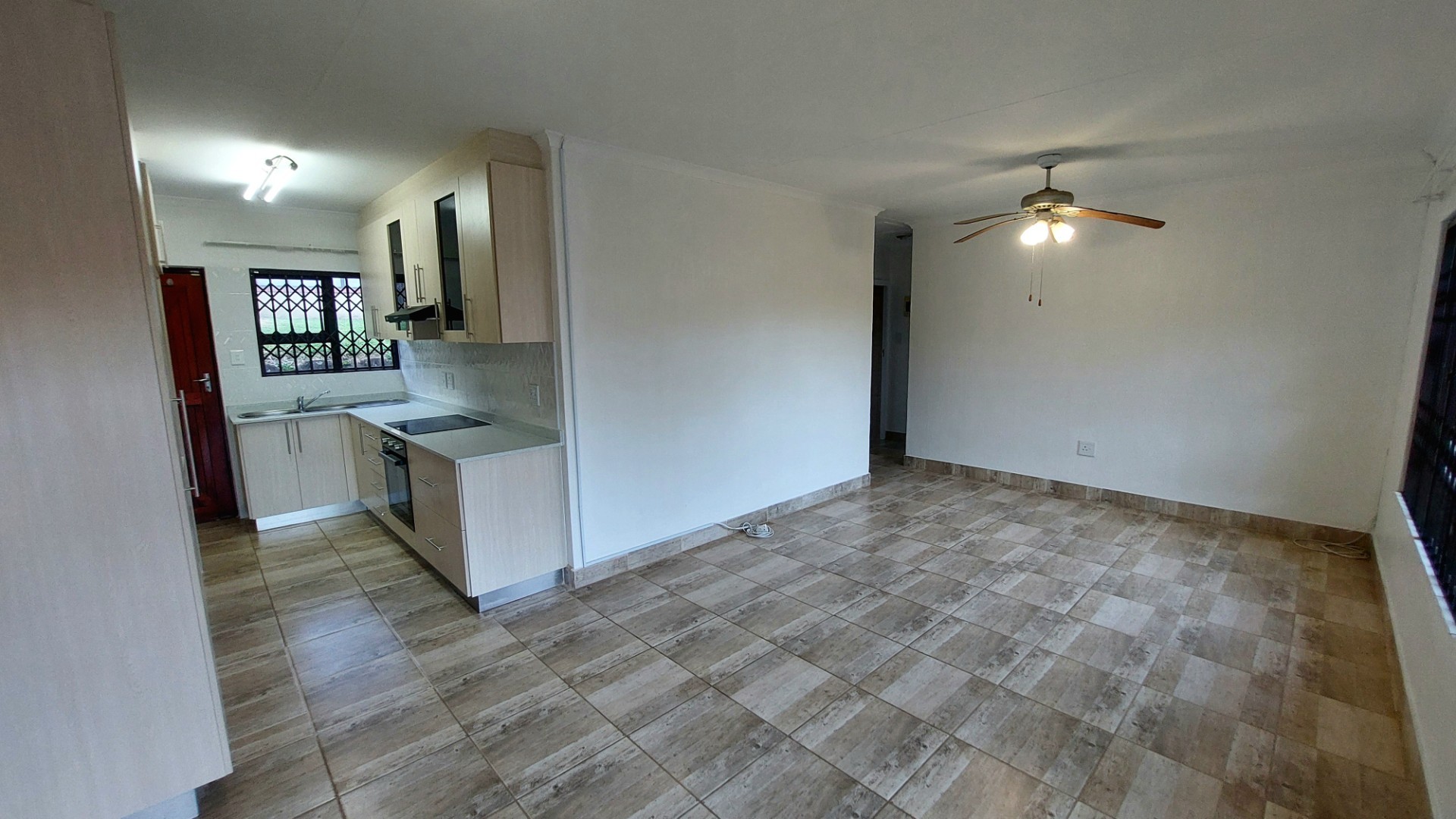 Lovely Newly Renovated Townhouse, Shelly Beach