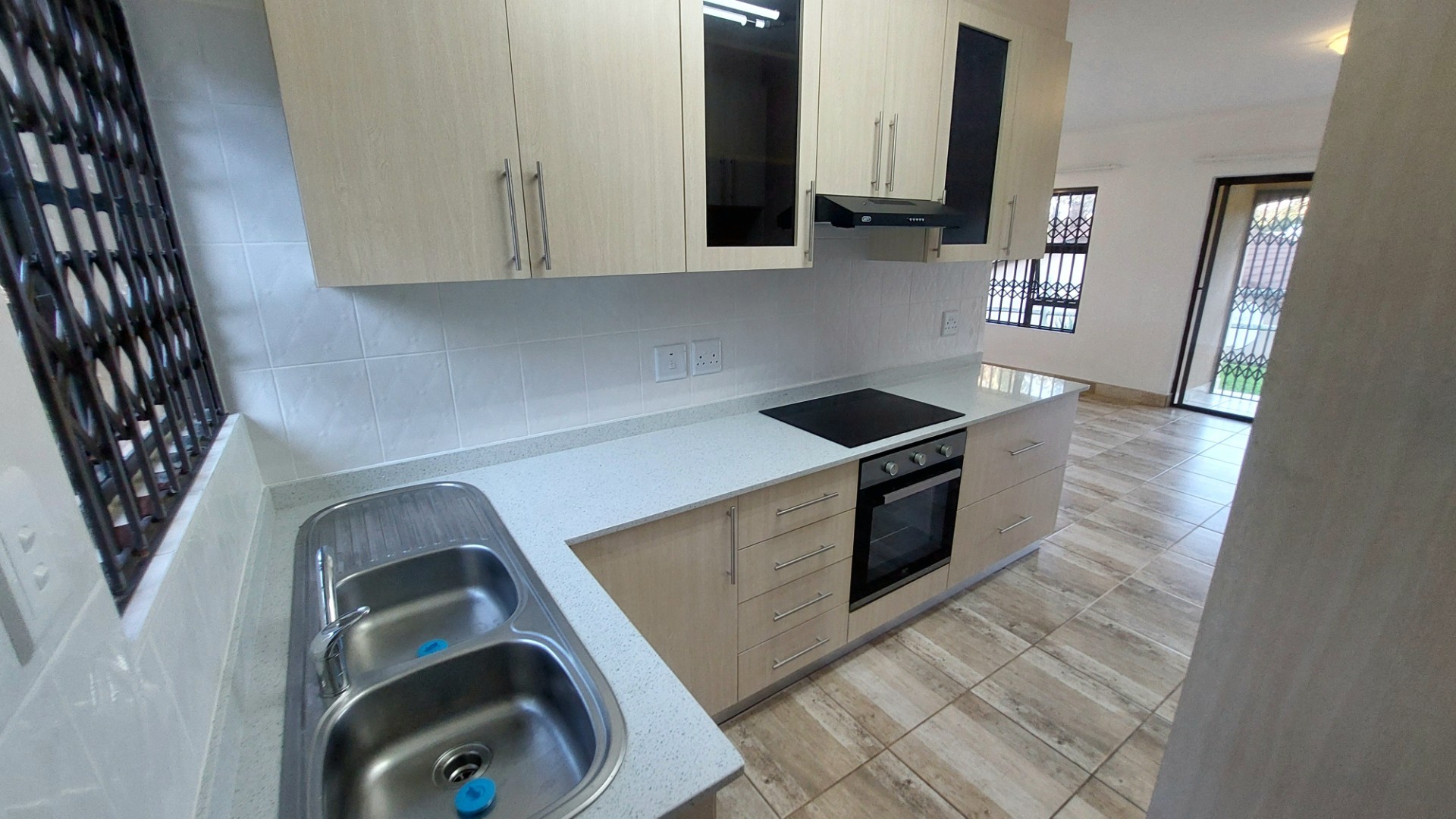Lovely Newly Renovated Townhouse, Shelly Beach