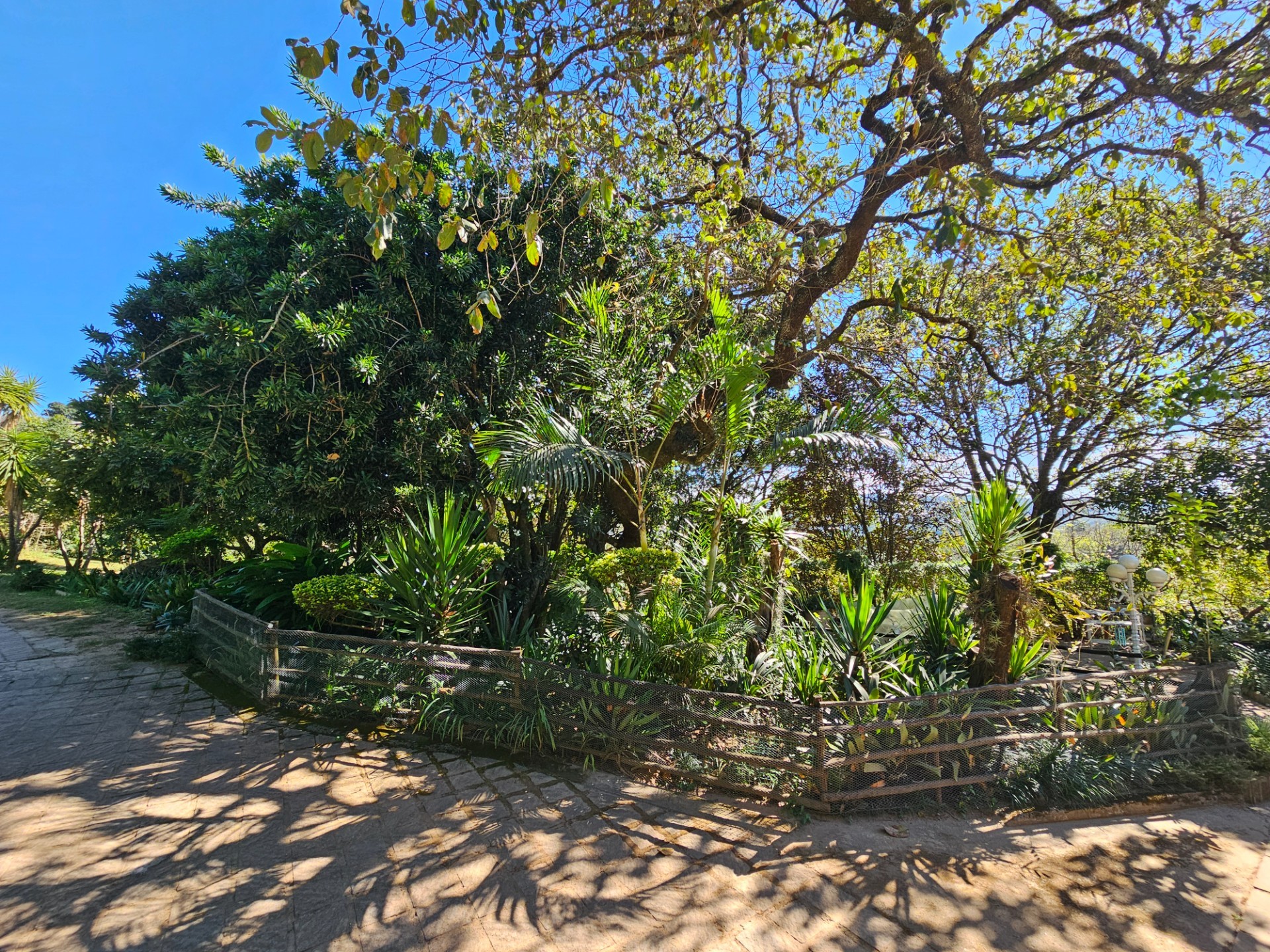6 houses on 58ha’s, between overlooking Dagama Dam, hazyview/White River, Mpumalanga