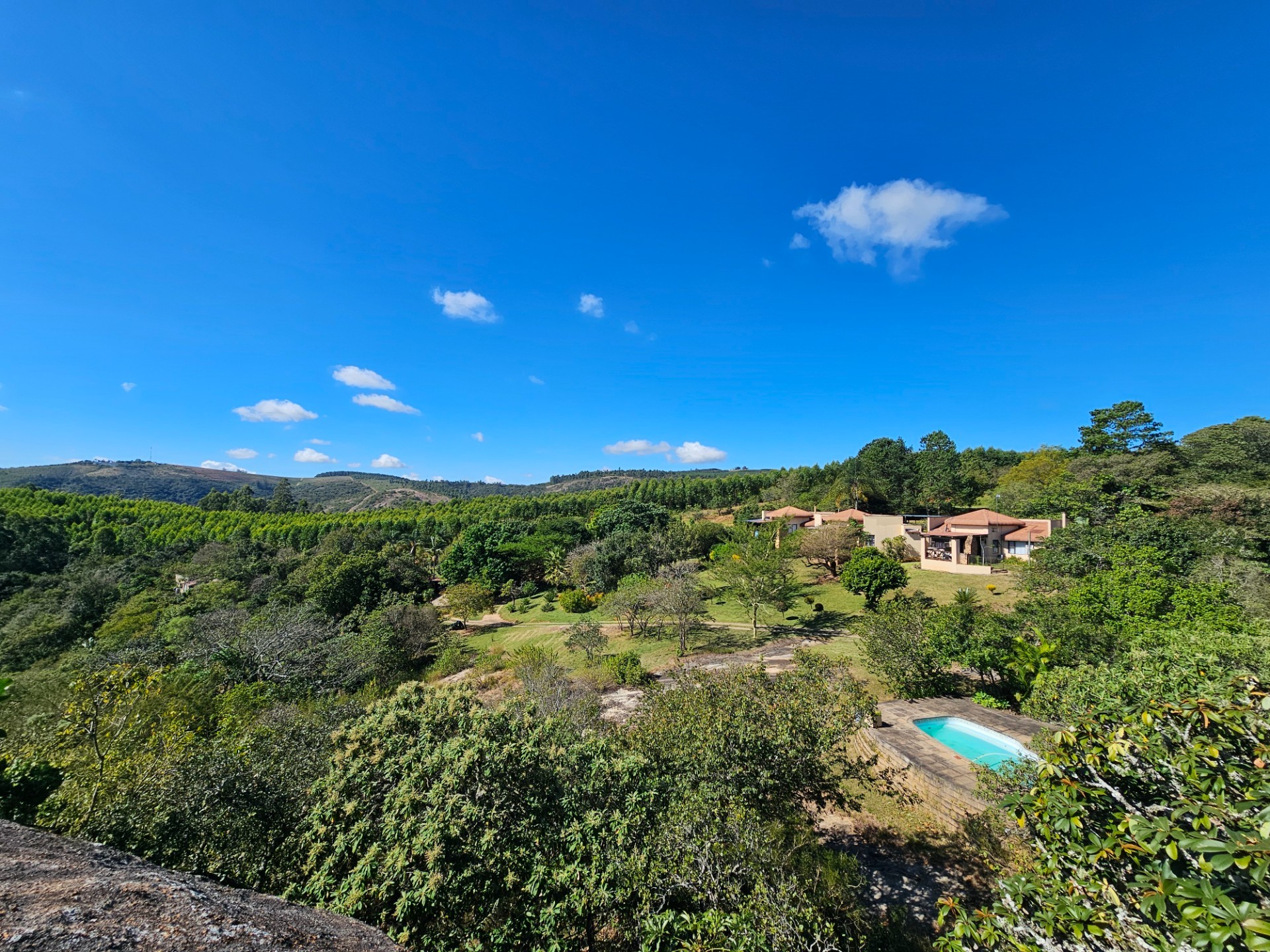 6 houses on 58ha’s, between overlooking Dagama Dam, hazyview/White River, Mpumalanga