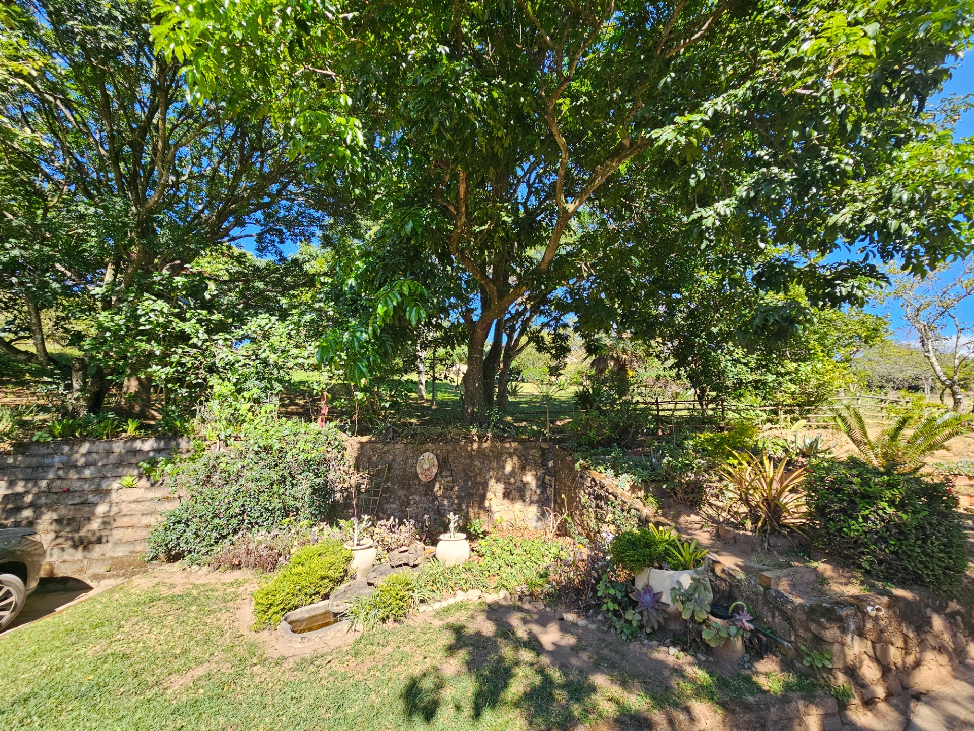 6 houses on 58ha’s, between overlooking Dagama Dam, hazyview/White River, Mpumalanga