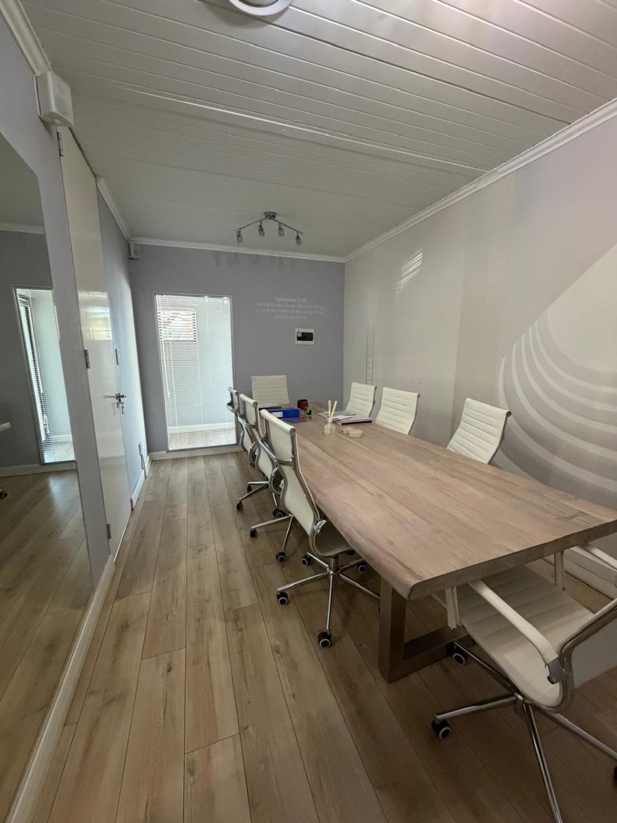 Upmarket Office Space (+full kitchen and restroom) - 98 sq/m + Furniture