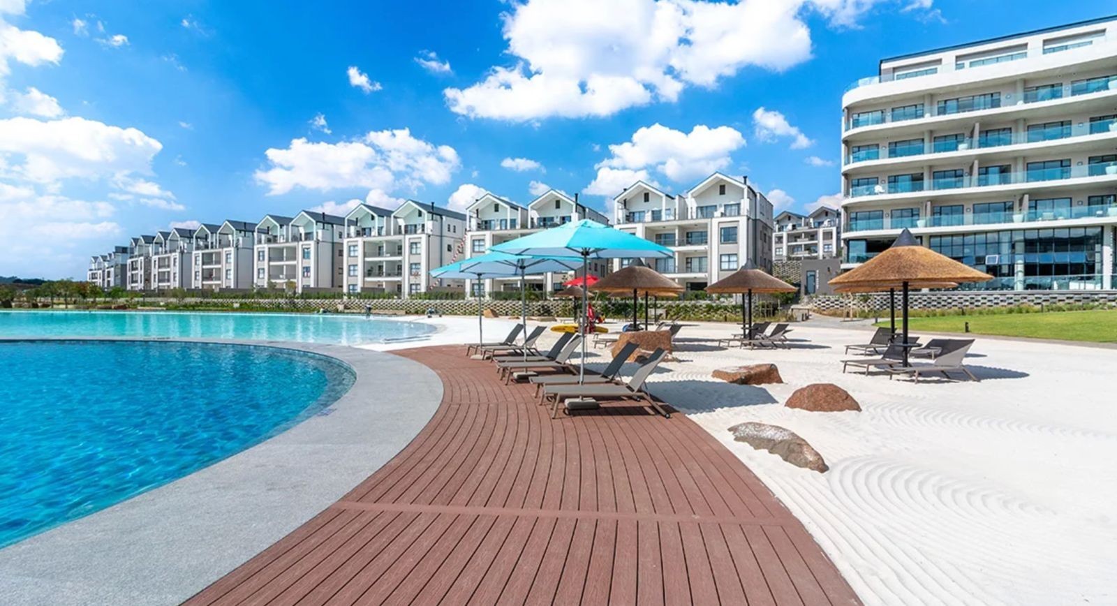 Stylish 1 Bed, 1 Bath - 2nd Floor Apartment For Sale in Waterfall, Midrand