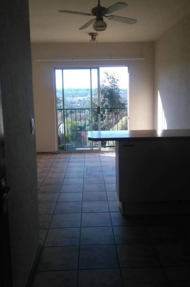 Townhouse for sale in Wilro Park, Roodepoort, 42 m²