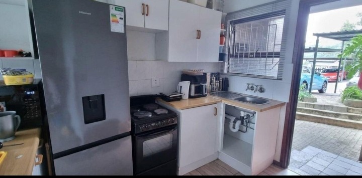 Townhouse For Sale in Wilro Park, Roodepoort