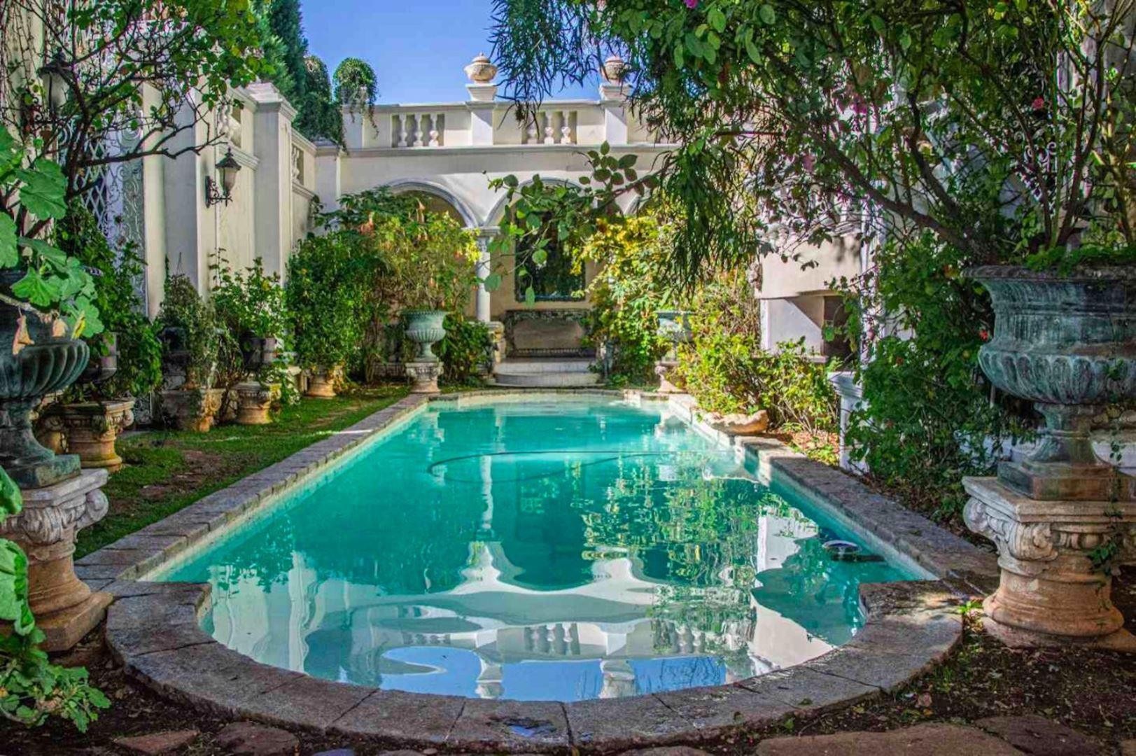 Commercial Property for sale in Muckleneuk, Pretoria, 2000 m²