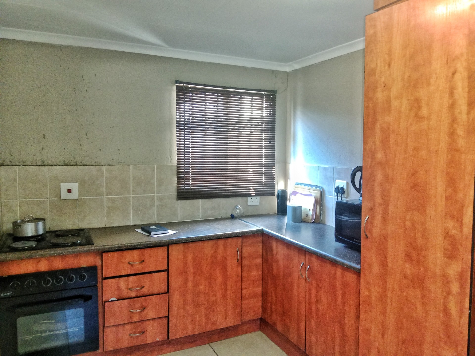 PROPERTY FOR SALE IN KAREEBERG ESTATE, HEATHERVIEW, AKASIA, SECURE ESTATE LIVING