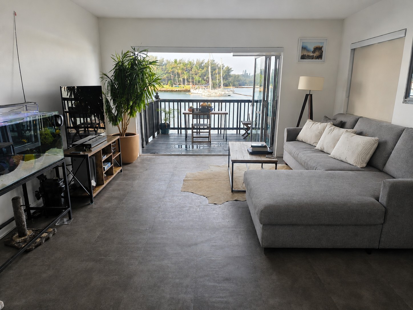 Live the waterfront dream - Tuzi Gazi Waterfront, Meerensee