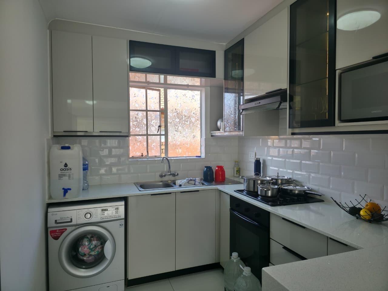 Newly renovated 2 Bed, 2 Bath Townhouse with Private Garden in Noordwyk