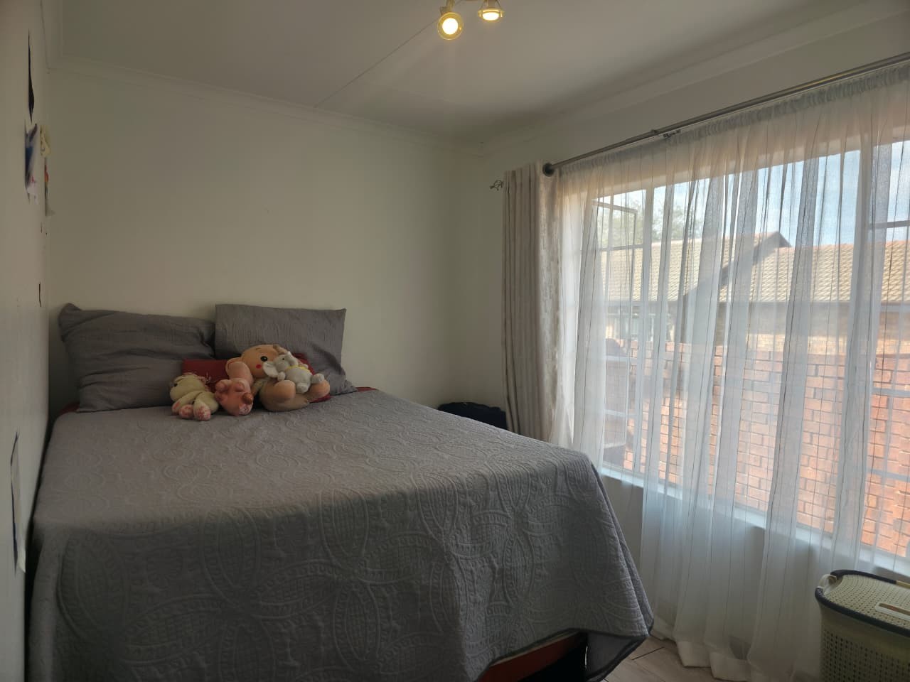 Newly renovated 2 Bed, 2 Bath Townhouse with Private Garden in Noordwyk