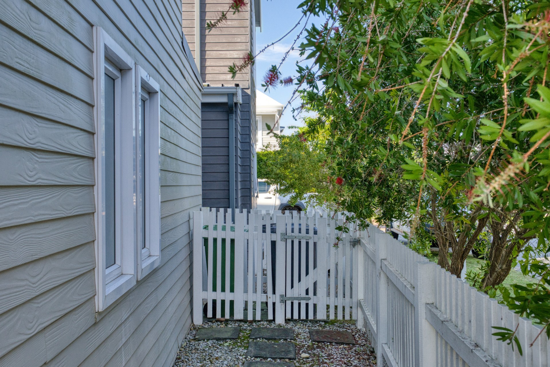 Thesen Islands Waterfront Gem with Private Boardwalk and Guest Flat