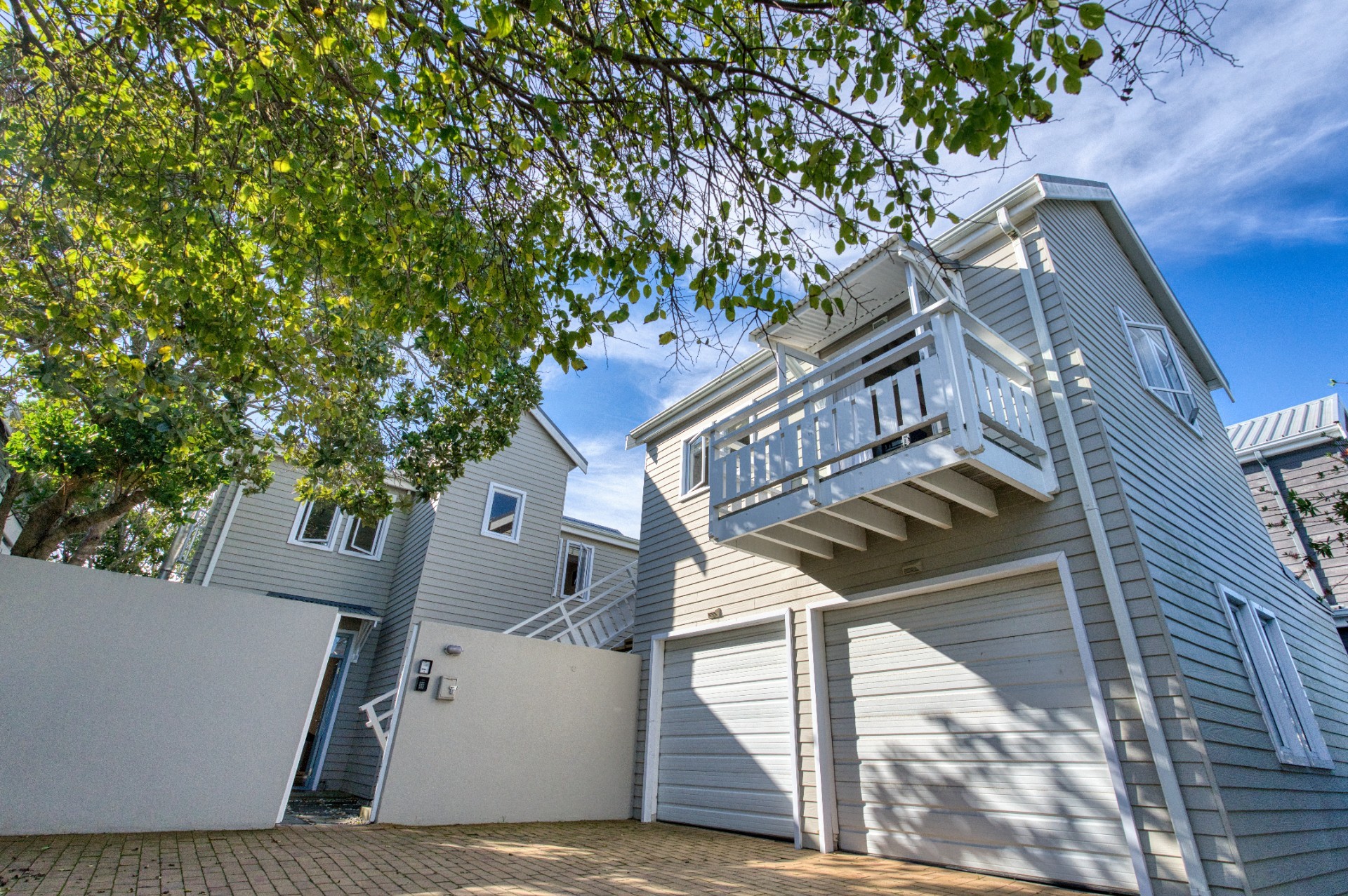 Thesen Islands Waterfront Gem with Private Boardwalk and Guest Flat
