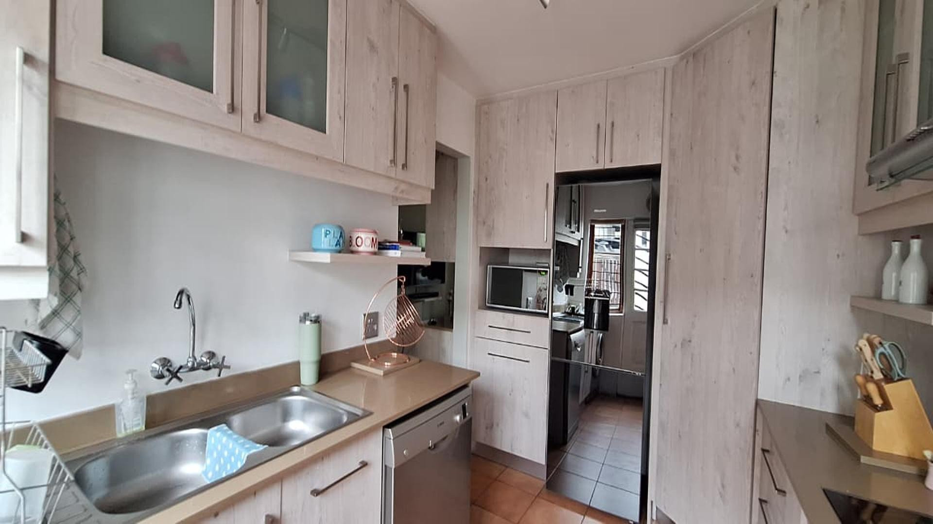 Charming duplex offers perfect blend of comfort and convenience in Bedford Gardens!