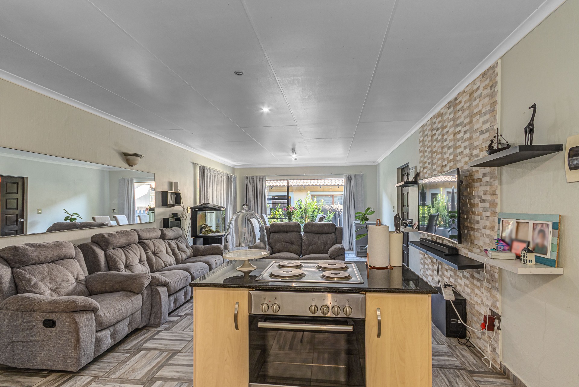 Beautifully Renovated 3 Bedroom Simplex with Wrap-Around Garden in Prime Broadacres Estate