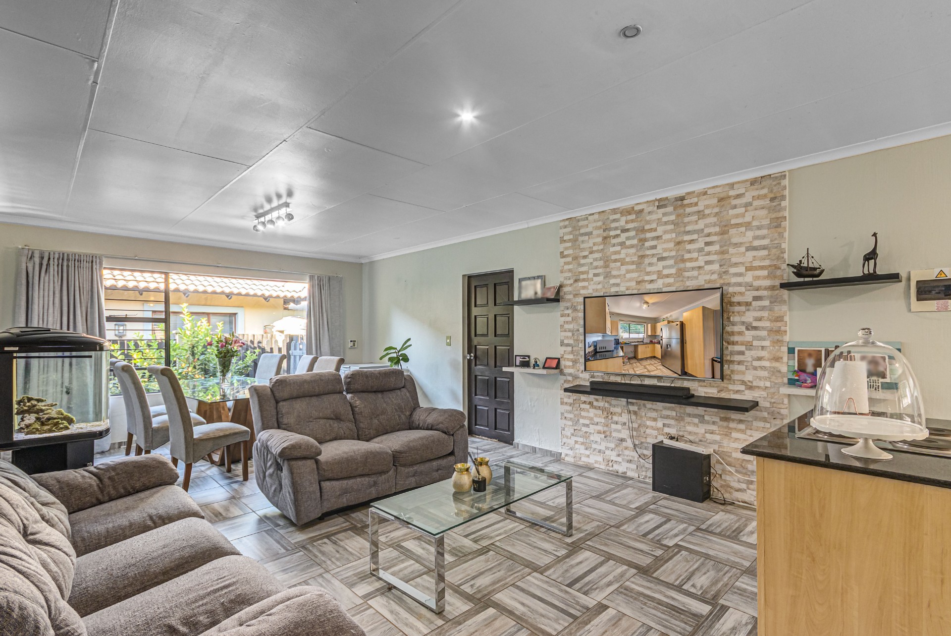 Beautifully Renovated 3 Bedroom Simplex with Wrap-Around Garden in Prime Broadacres Estate