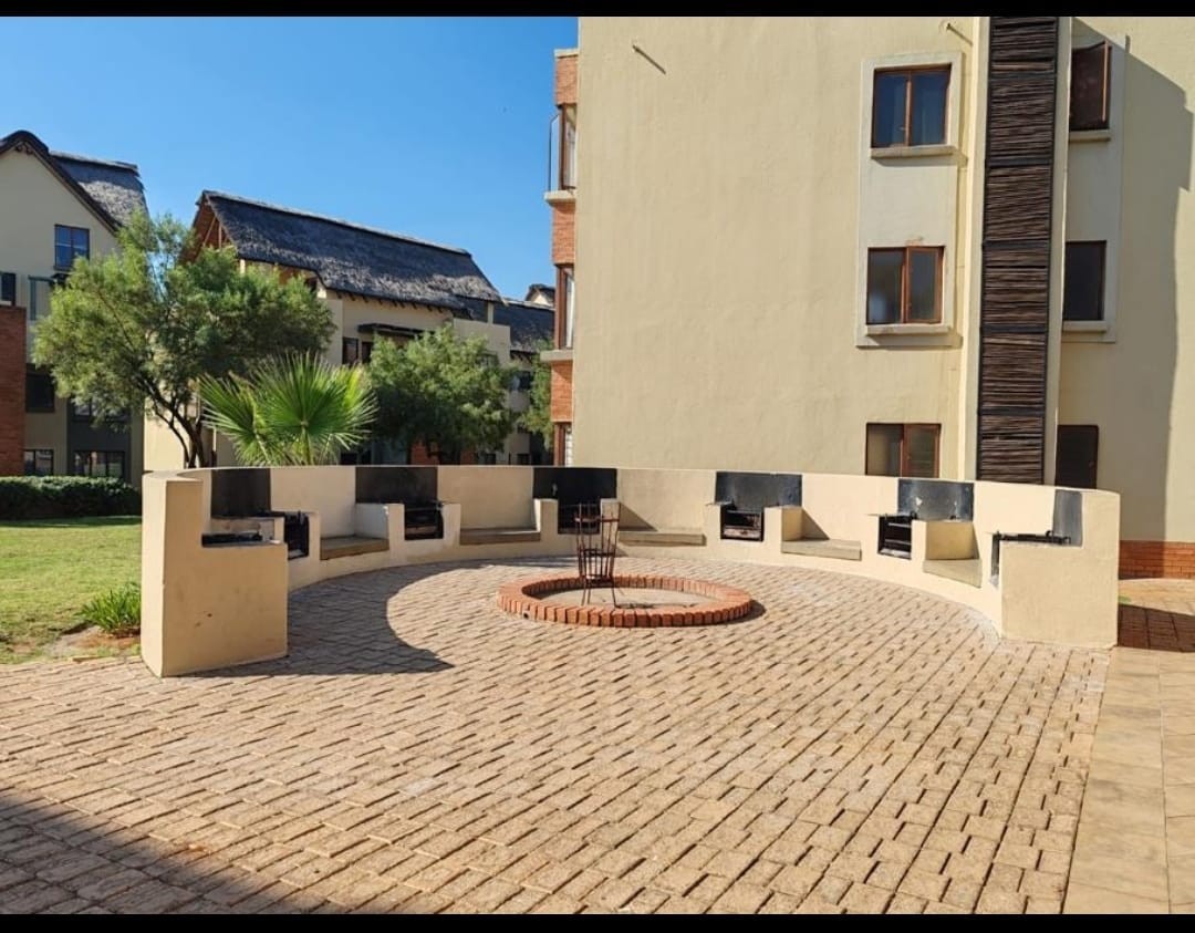 2 Bedroom, 2 Bathroom Apartment For Sale in Montana, Pretoria