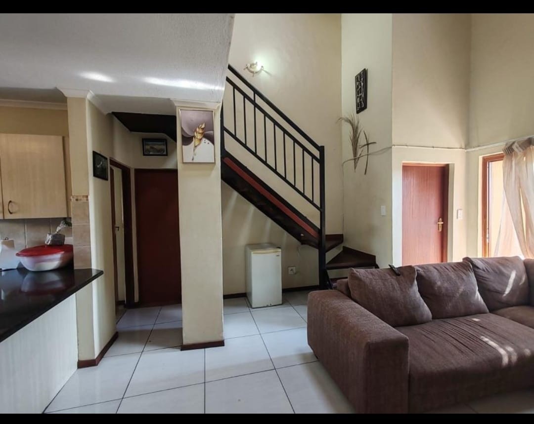 2 Bedroom, 2 Bathroom Apartment For Sale in Montana, Pretoria