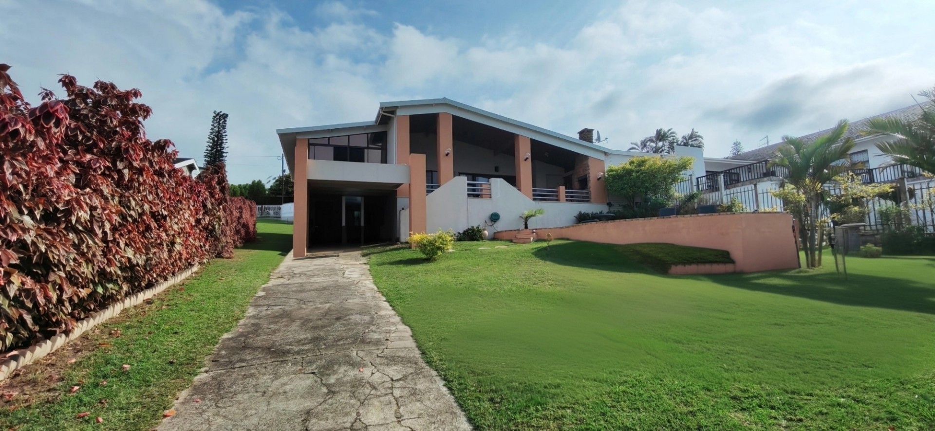 Neat as a pin and move in ready! 3 bedroom House For Sale in Uvongo, Margate, KwaZulu Natal
