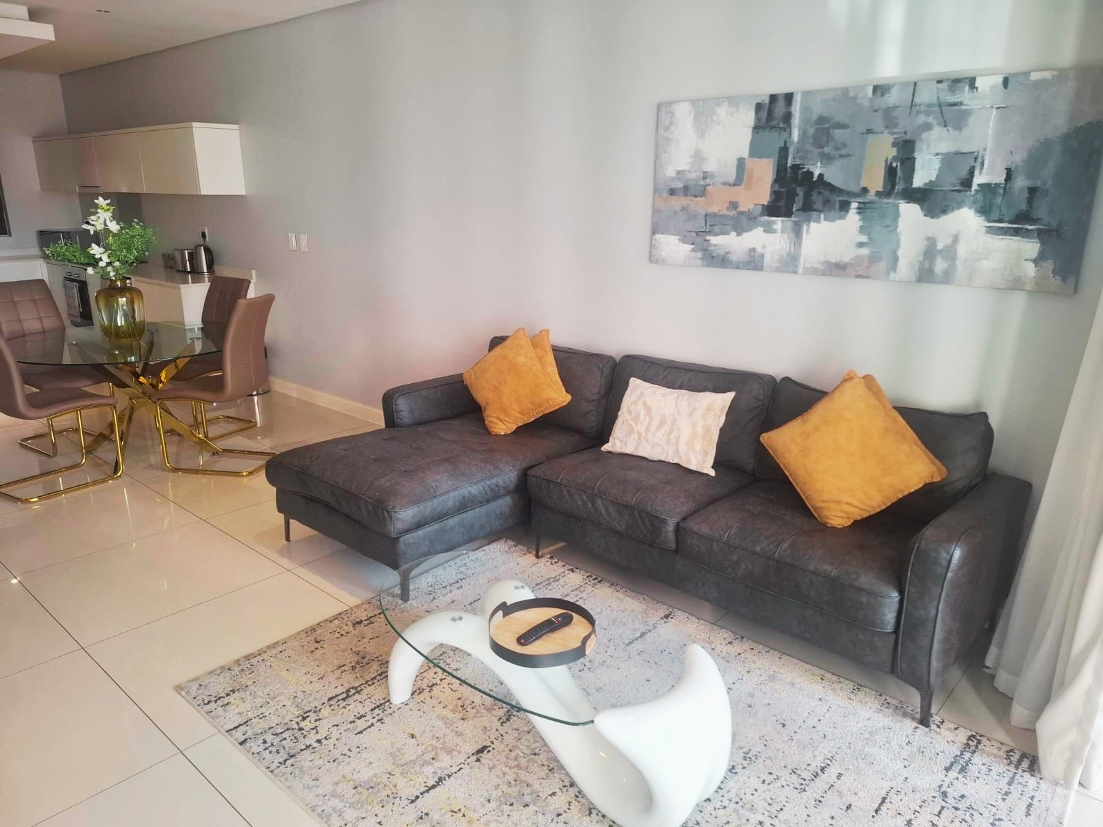 Executive Luxury 2 Bedroom Suites For Sale