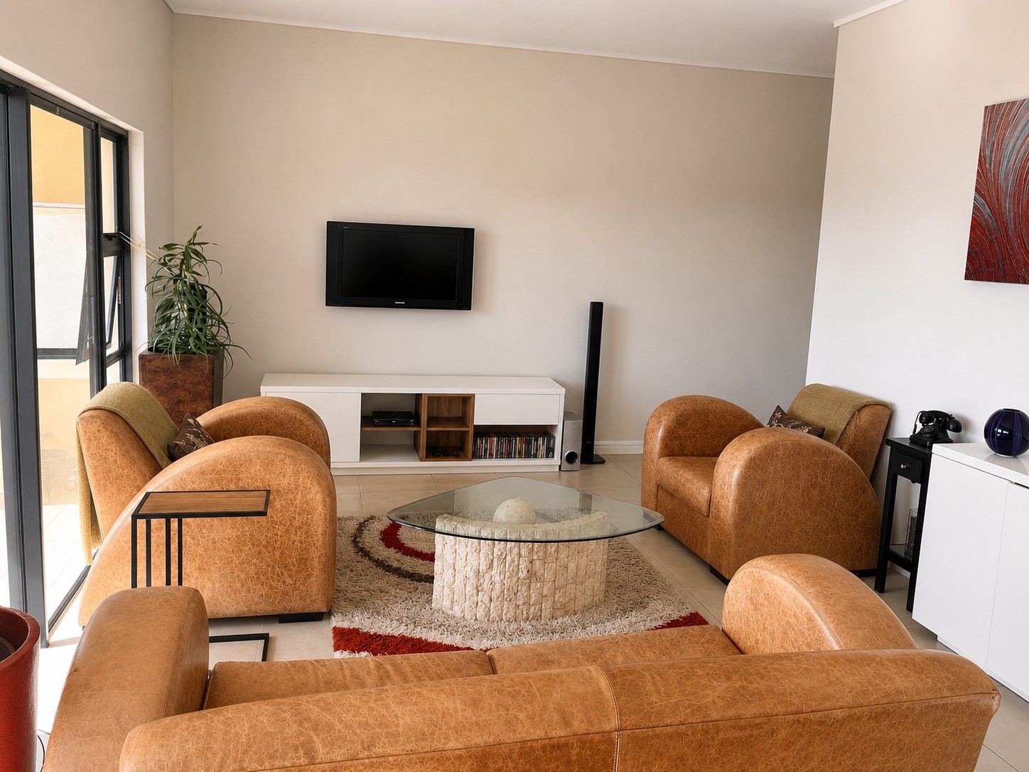 Elegant 2-Bedroom in The Huntsman Estate, Somerset West
