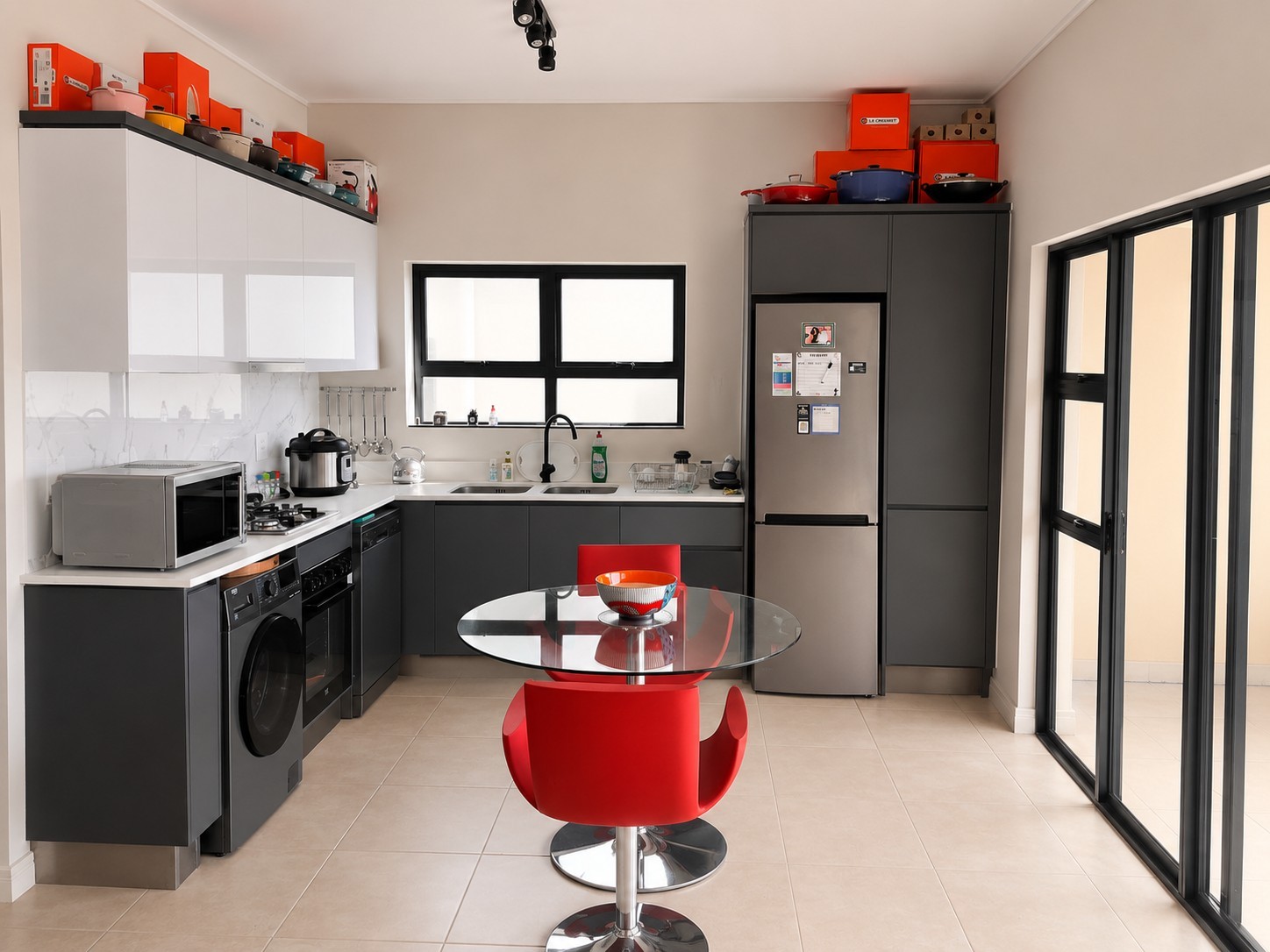 Elegant 2-Bedroom in The Huntsman Estate, Somerset West