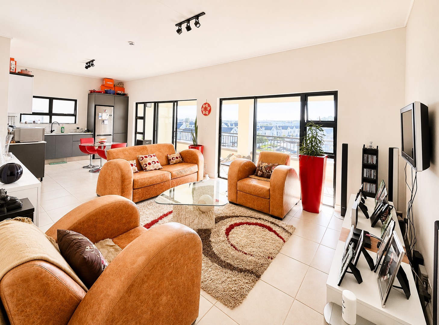Elegant 2-Bedroom in The Huntsman Estate, Somerset West