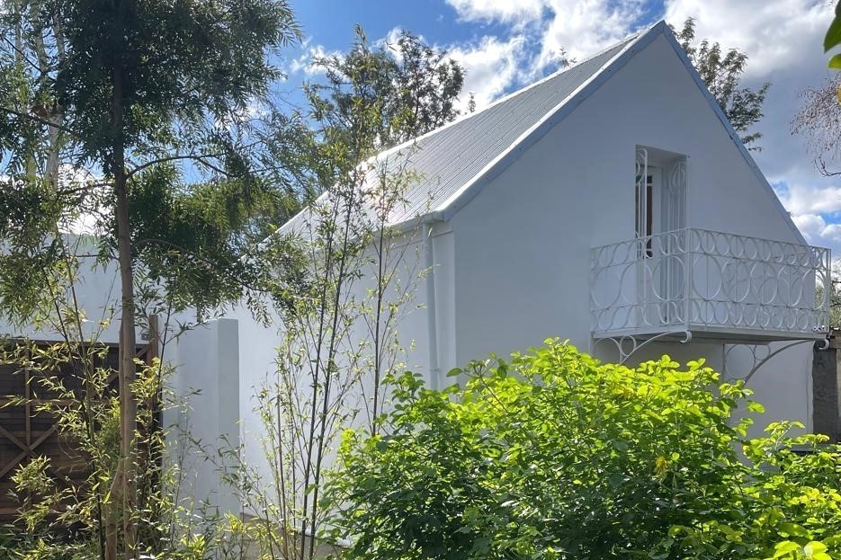 A Private Garden Sanctuary in the Heart of the Village