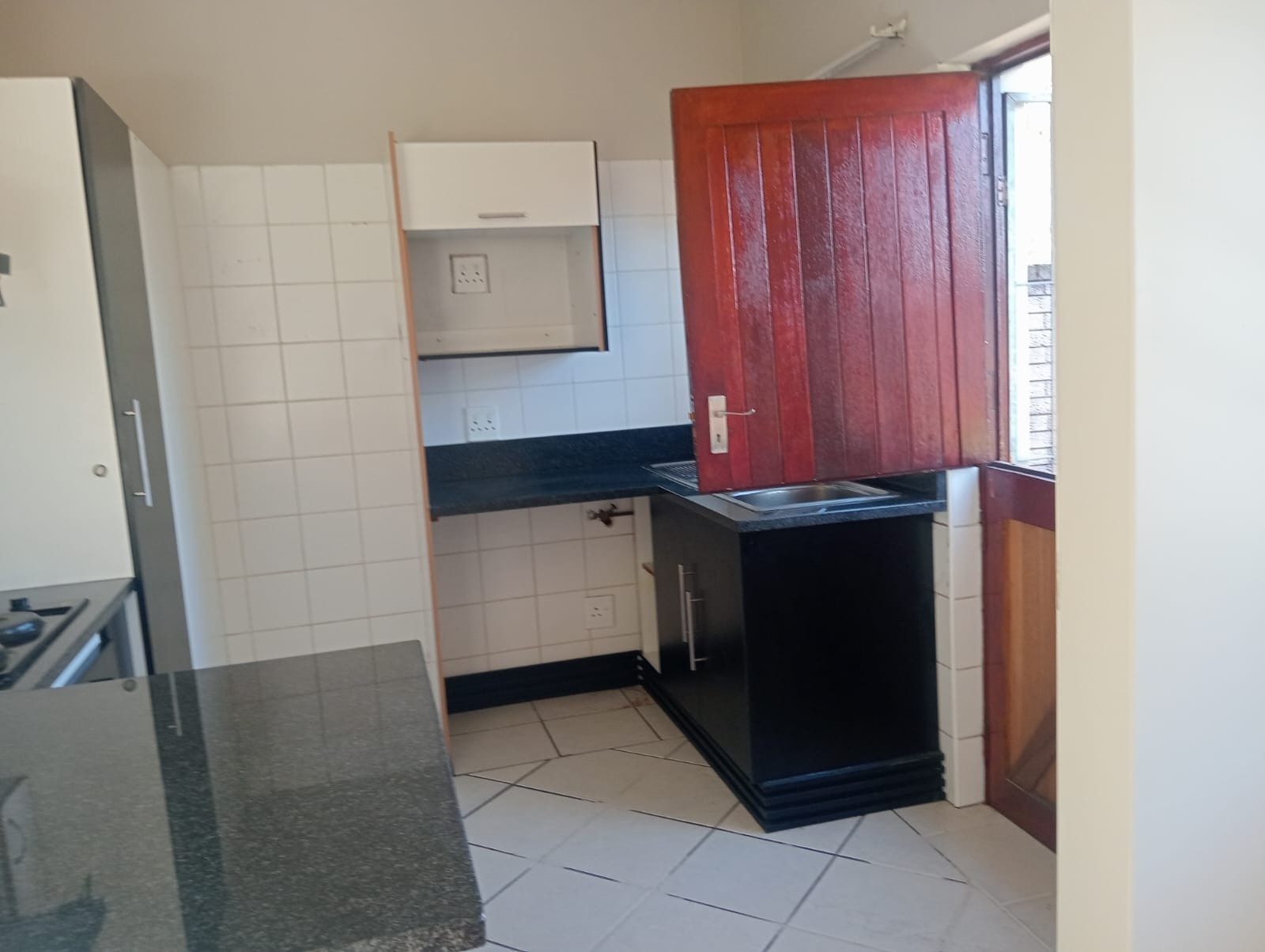 Apartment for rent in Abbotsford, East London, 210 m²