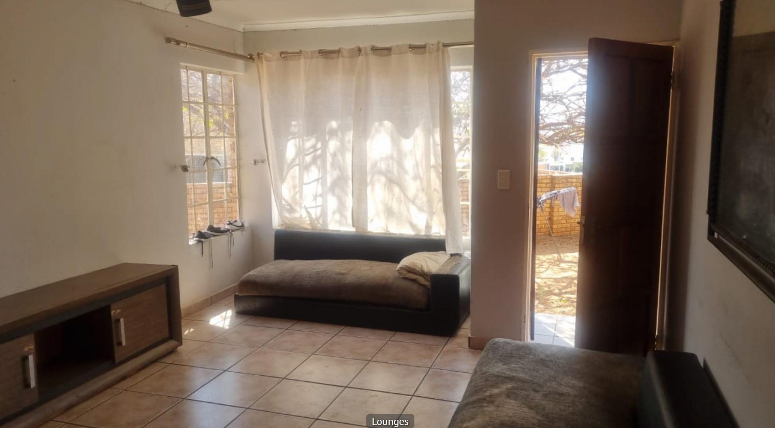 2 Bed, 2 Bath DBL Garage Townhouse For Sale in Kosmosdal, Centurion