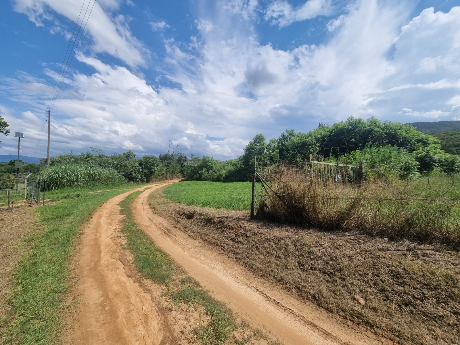Farm, arable agricultural land to be developed with water rights + 3 houses