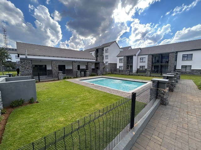 Townhouse For Sale in Kempton Park AH, Kempton Park