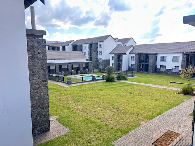 Townhouse For Sale in Kempton Park AH, Kempton Park