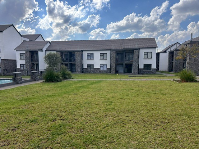 Townhouse For Sale in Kempton Park AH, Kempton Park