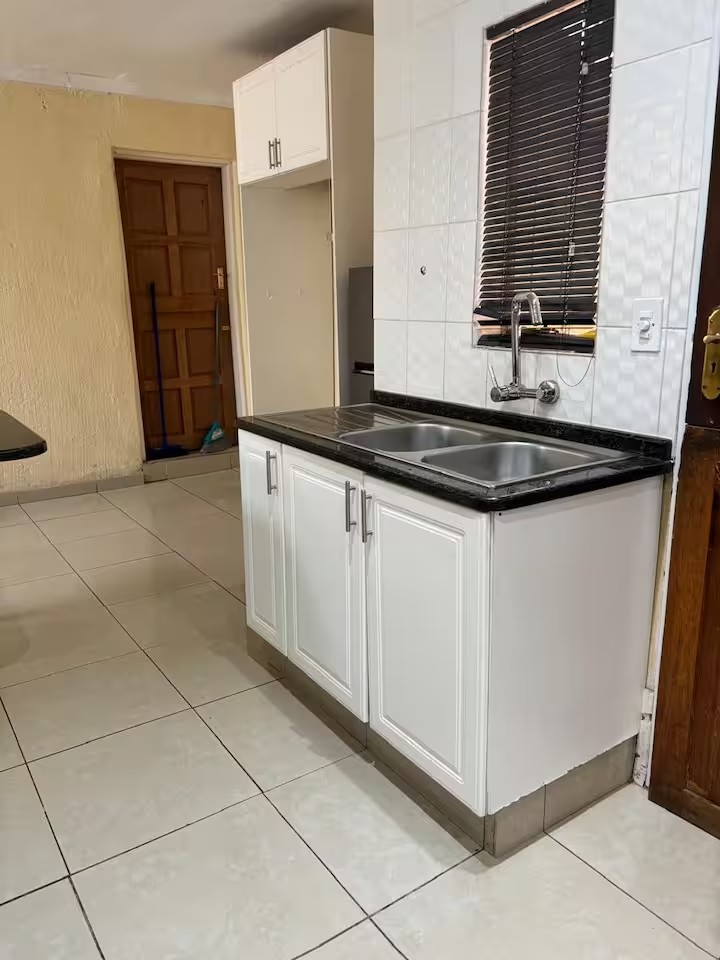 3 Bedroom House To Let in Flora Park