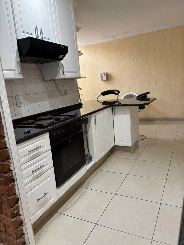 3 Bedroom House To Let in Flora Park