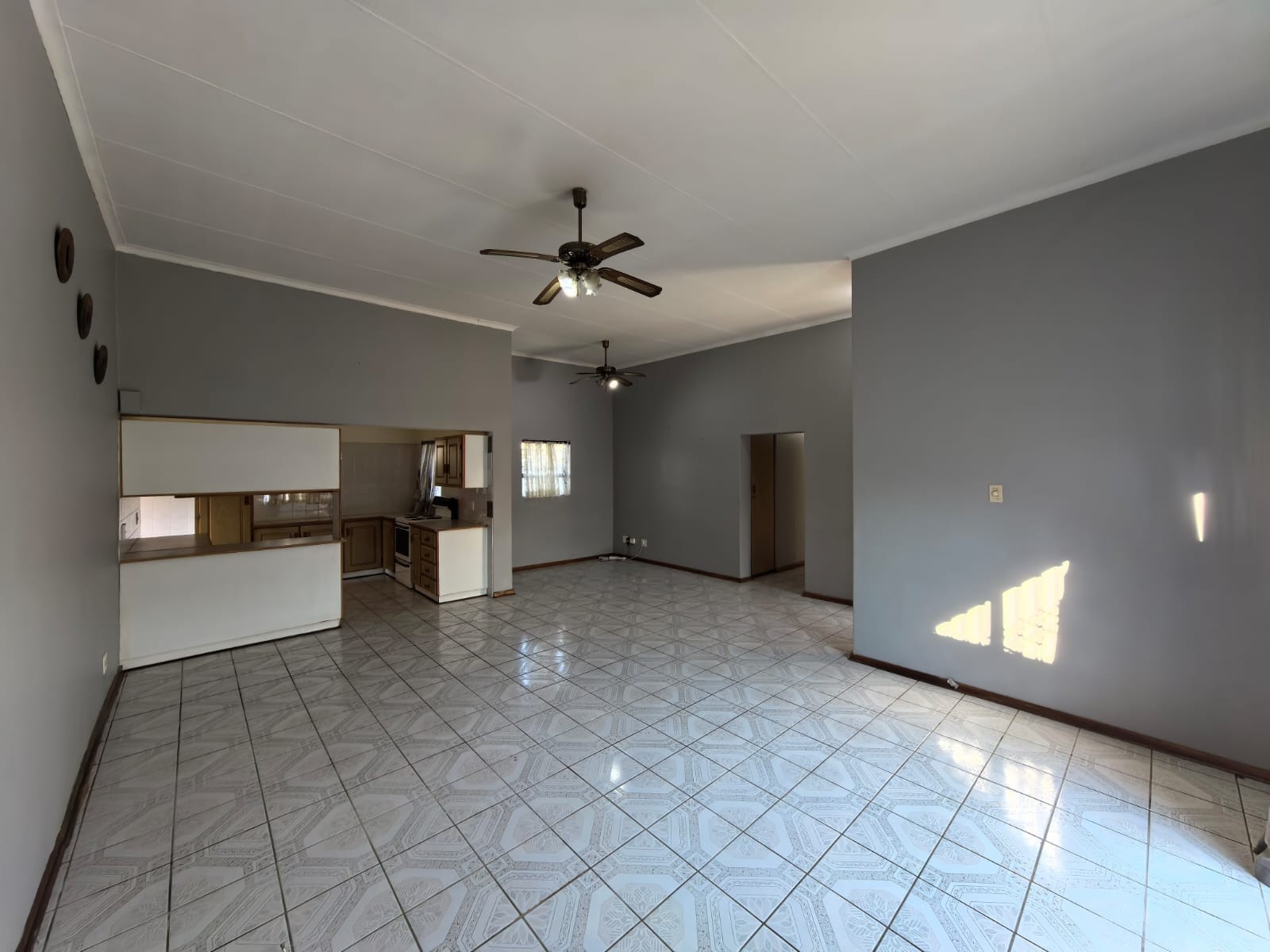 Your Perfect Full Title Townhouse with a Flat Awaits in Rhodesdene, Kimberley