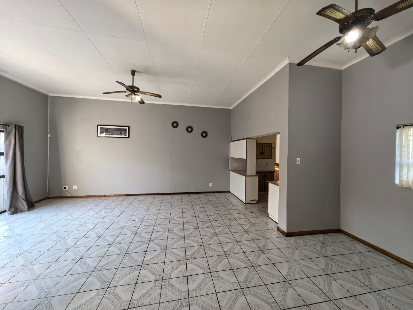 Your Perfect Full Title Townhouse with a Flat Awaits in Rhodesdene, Kimberley