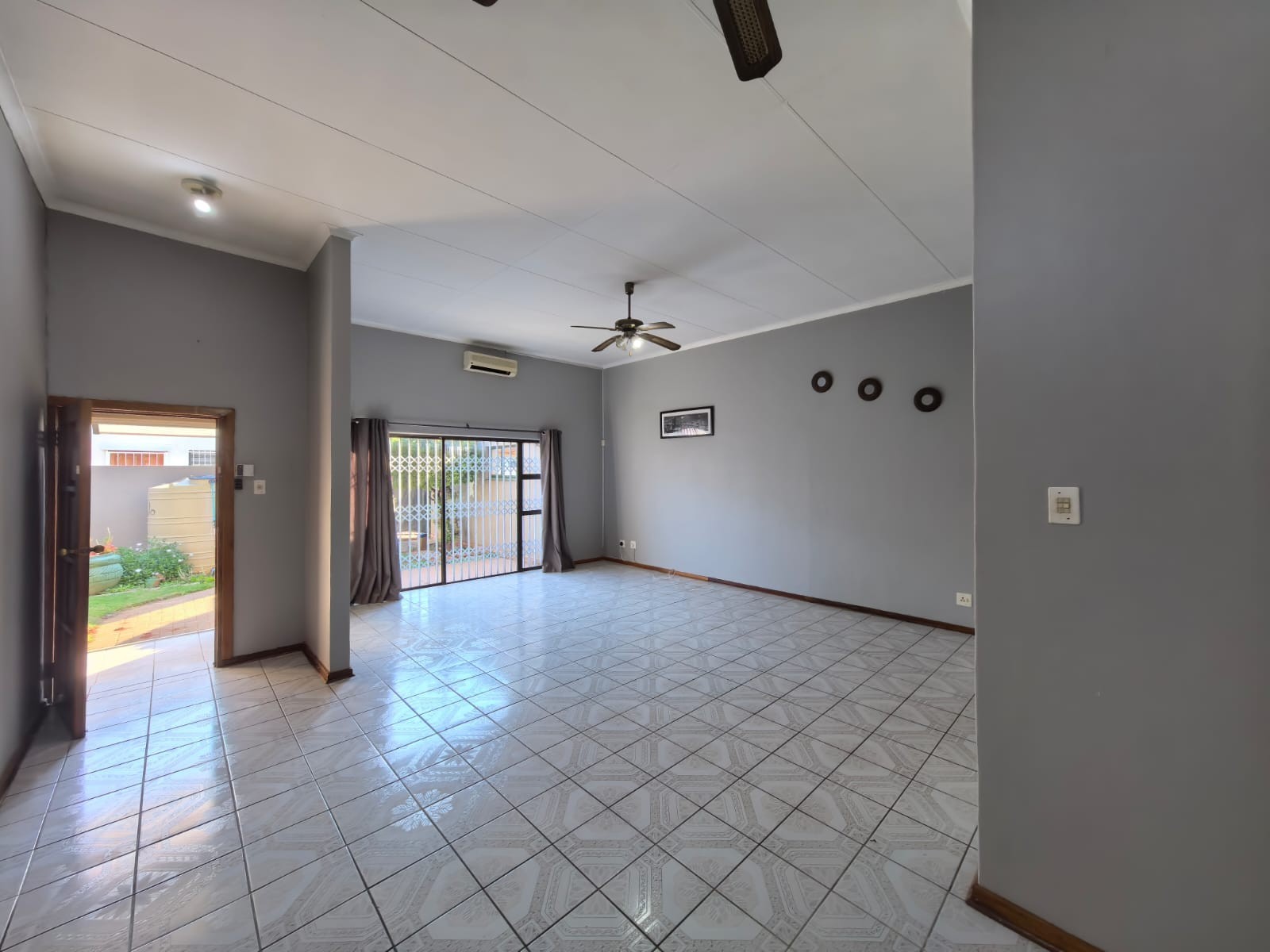 Your Perfect Full Title Townhouse with a Flat Awaits in Rhodesdene, Kimberley