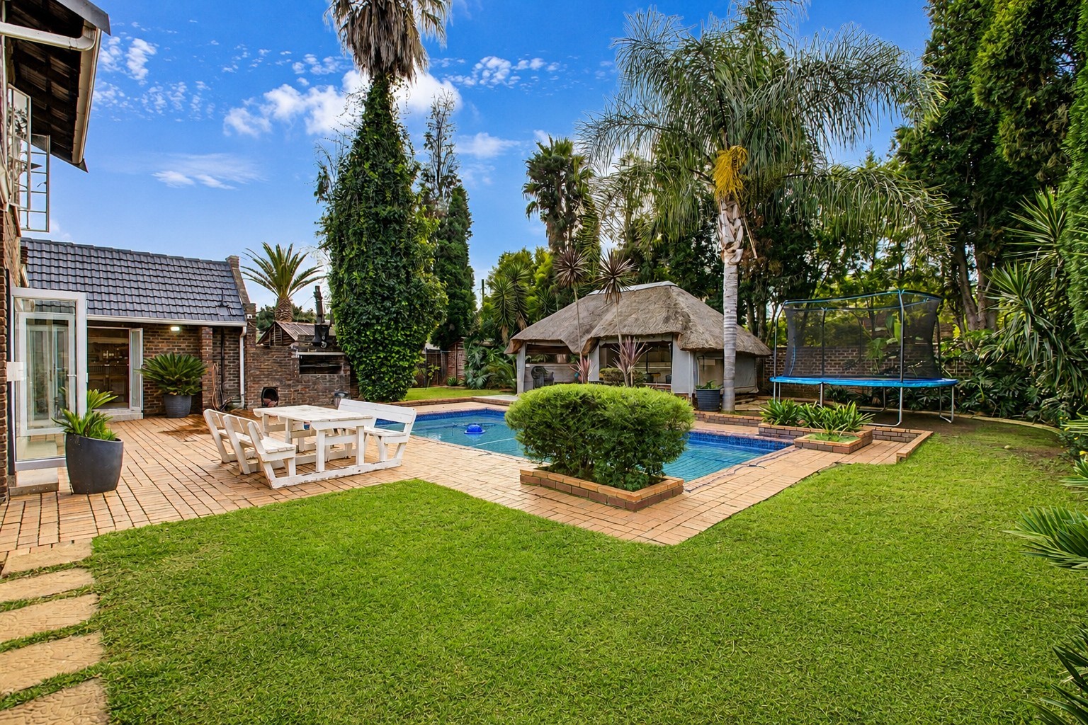 Entertainer’s Dream in Sunward Park!