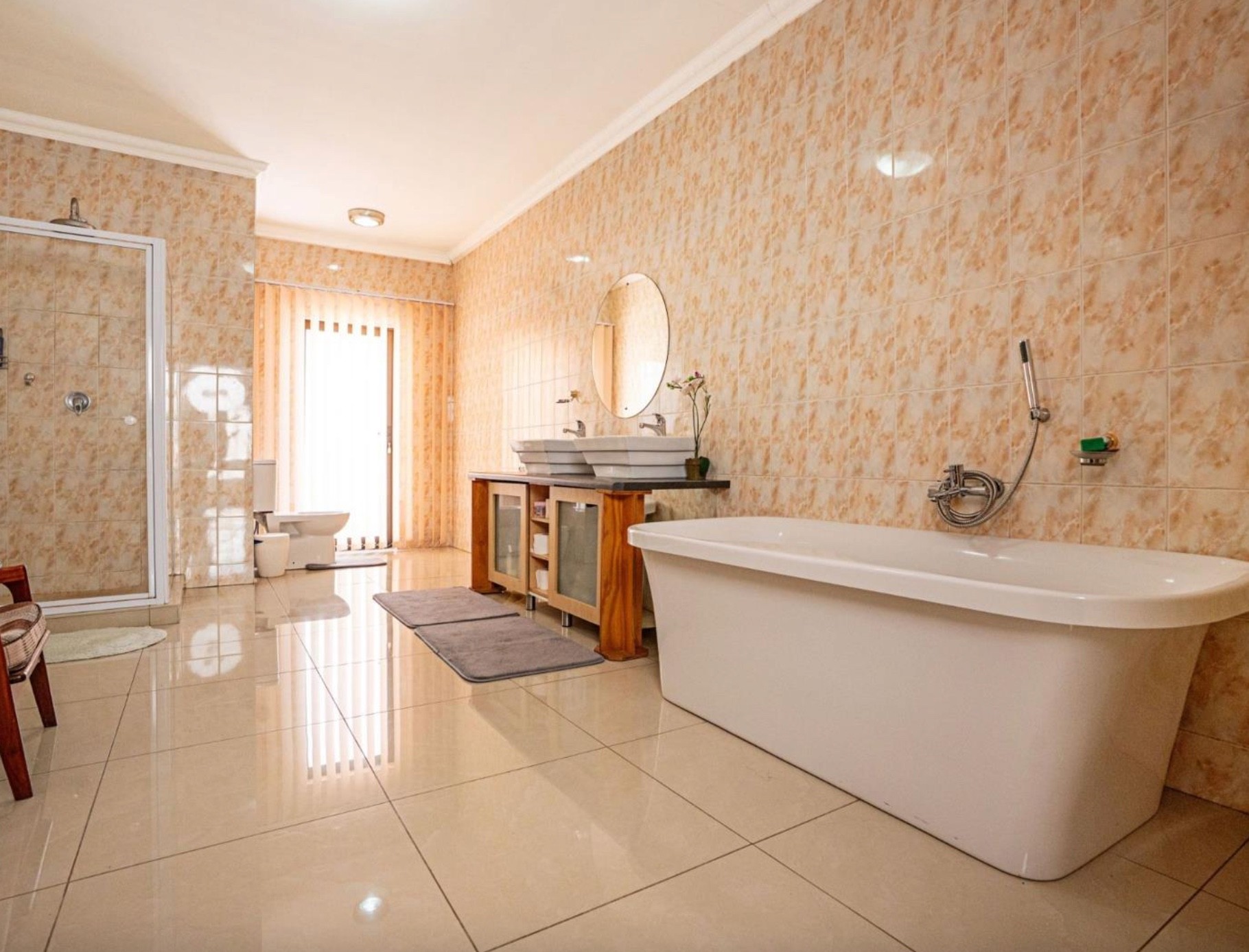 Modern Comfort, Effortless Entertainment, Comfort And LifeStyle ( 5 Beds)