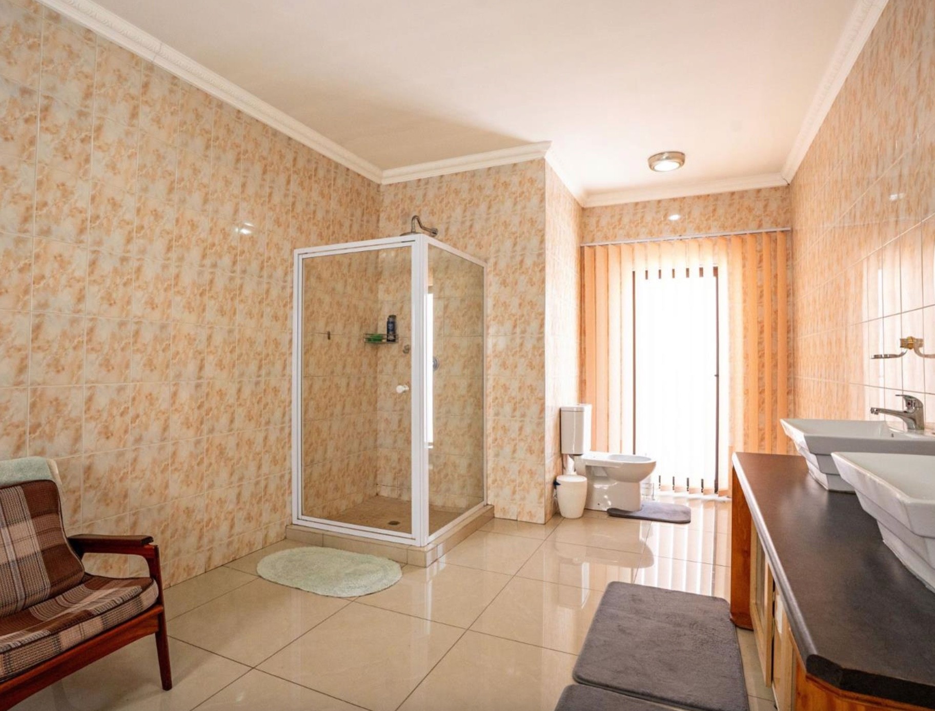 Modern Comfort, Effortless Entertainment, Comfort And LifeStyle ( 5 Beds)