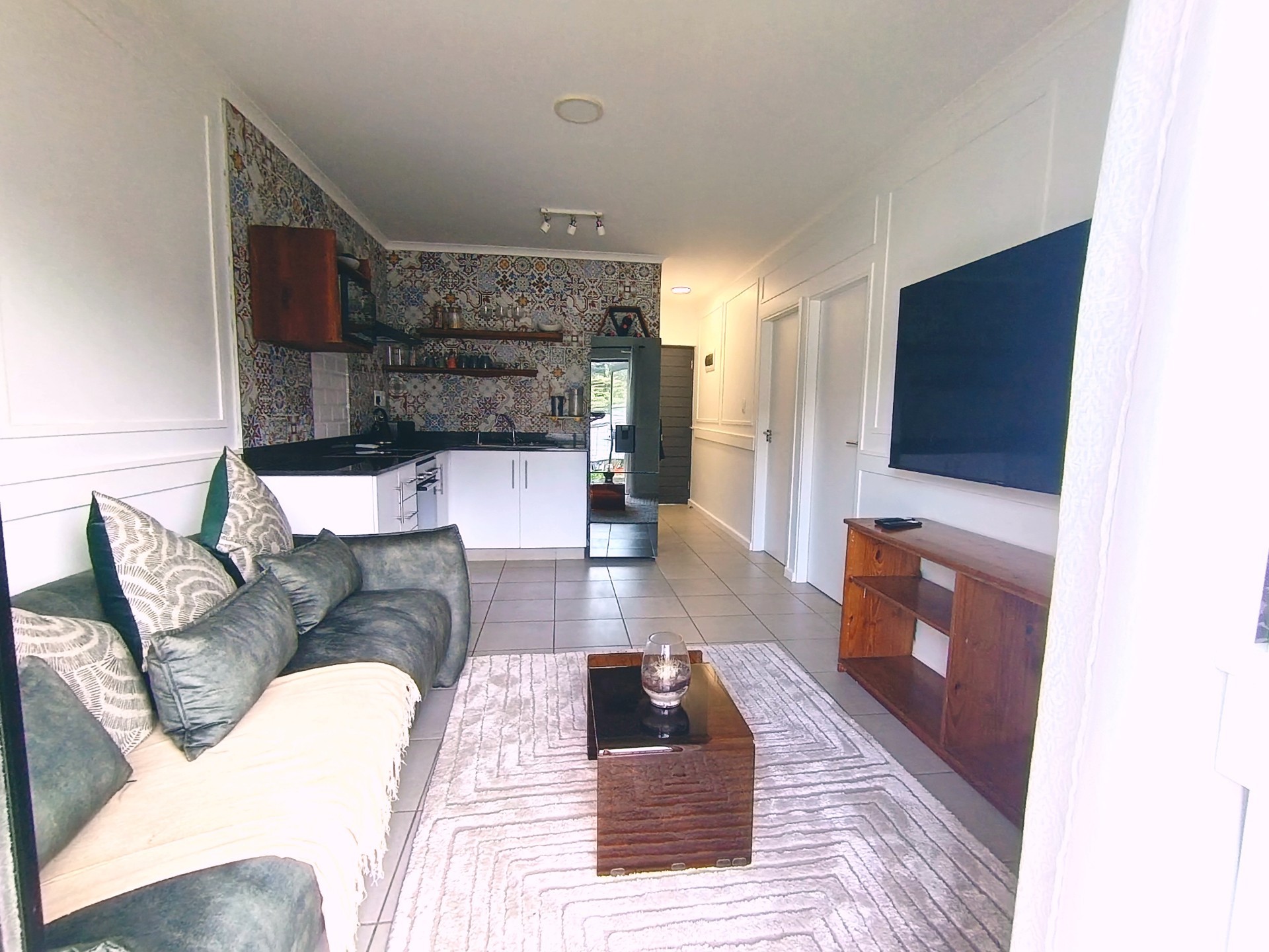 Fully Furnished 2-Bedroom Apartment To Rent at The Woods, Waterfall